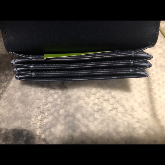 Kate Spade Eva Accordion Card Holder - Picture 4 of 6